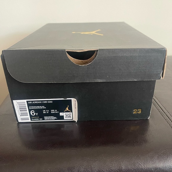 Air Jordan 1 Mid “Gym” GS